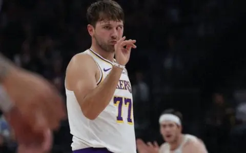 Luka Doncic'in 52 Sayısı Yetmedi: Lakers Galibiyete Ulaştı