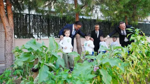 İzmir'de okullara Yeşilay köşeleri kuruluyor, bilinç güçleniyor