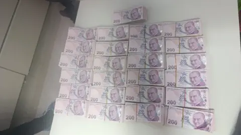 Ankara merkezli DEAŞ operasyonunda 16 şüpheli yakalandı: 2 milyon 135 bin liralık para ve altına el konuldu
