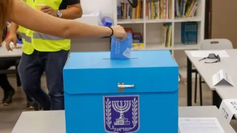 Ortak Liste lideri Cebbarin: Hedefimiz Netanyahu hükümetinin siyasi tarihin çöplüğüne gitmesi