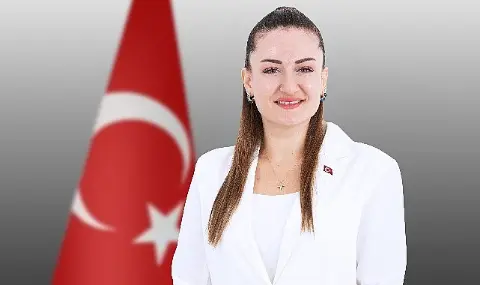 Antalya'da Cumhuriyetin 103. yılı: Büşra Özdemir'in mesajı