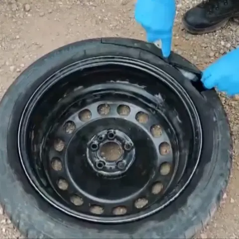 Şanlıurfa'da ticari takside 2,1 kilo skunk ele geçirildi