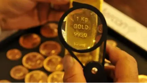 Gram altın düştü: hafta kapanışında 6.401 TL'ye geriledi
