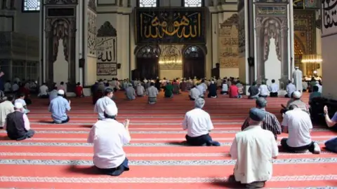 30 Ekim Cuma namazı saatleri: İstanbul, Ankara, İzmir ve 81 il