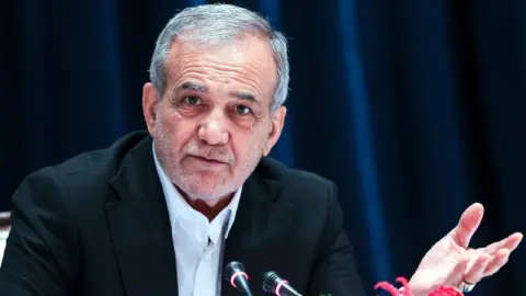 Pezeşkiyan, Moskova'da ABD ve İsrail saldırılarını enerji güvenliğine tehdit saydı