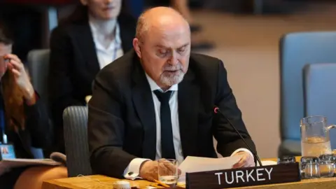 Türkiye, Feridun Sinirlioğlu’nu BM Genel Sekreterliği için aday gösterdi