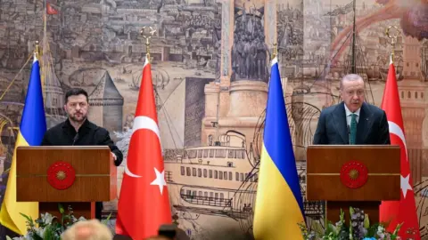 Cumhurbaşkanı Erdoğan ve Zelenskiy açıklama yapıyor
