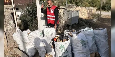 Türk Kızılay Muradiye Şubesi'nden Yaşlı Vatandaşlara Kış Isınma Desteği