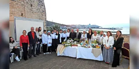 Çeşme Mesleki Lisesi öğrencileri, kültürel lezzetleri tanıttı