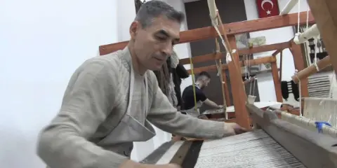 Dededen toruna, kuşaktan kuşağa Siirt battaniyesi geleneği yaşatılıyor