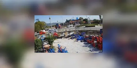 İzmir Bayındır'da kamyonetin çarptığı kadın tekerleklerin altında kalmaktan kurtuldu
