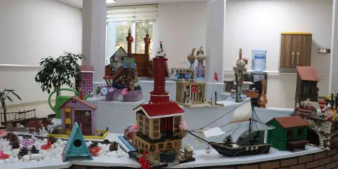 Huzurevi sakinleri hünerlerini sanat ve el emeğiyle sergiliyor