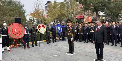 Taksim’de Cumhuriyet Bayramı öncesi tören düzenlendi
