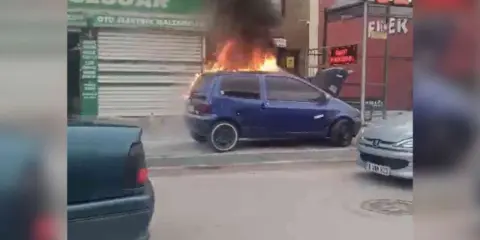 Bursa’da park halindeki otomobil alevlere teslim oldu