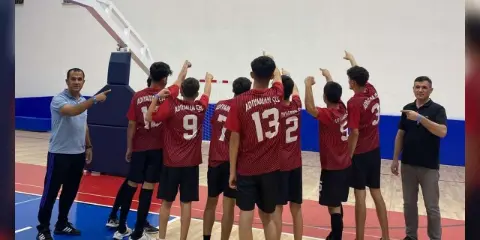 Çocuklardan voleybol şampiyonasında büyük başarı