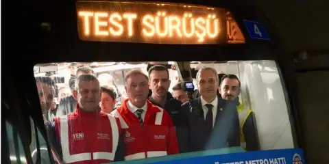 Özgür Özel: Metro Hattı Sosyal Adaletin Bir Parçasıdır