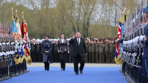 Kuzey Kore, son teknoloji İHA’larını ve silah sistemlerini görücüye çıkardı