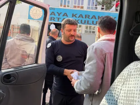 Asansörde Mahsur Kalan KPSS Adayı İtfaiye Ekiplerinin Yardımıyla Sınava Yetişti