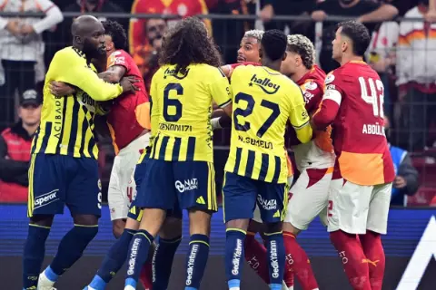MAÇ BAŞLADI | Galatasaray - Fenerbahçe