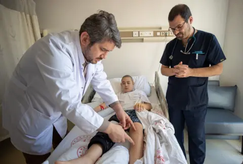 Kemik kanseri Kırgız 12 yaşındaki çocuk Türkiye'de bacağını kaybetmekten kurtuldu
