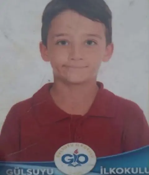 Maltepe’de gecekondu yangınında hayatını kaybeden 12 yaşındaki çocuk toprağa verildi