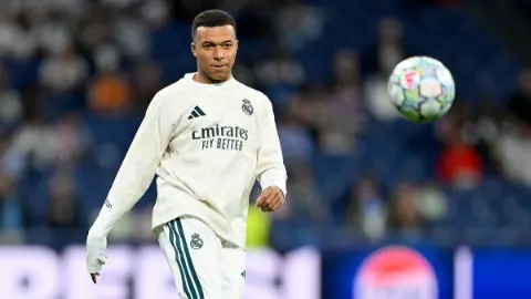 Mbappe’nin Sözleri Pahalıya Patladı: Çinli Sponsorlar Çekildi, Üç Dilde Özür Diledi