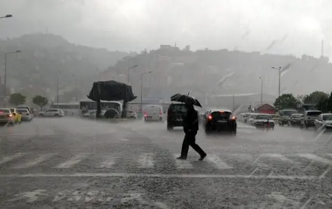 Meteoroloji Erzincan'da 40-60 km/s rüzgar ve sağanak yağış bekliyor