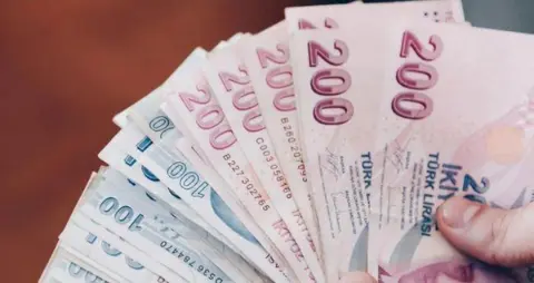 Emeklilere refah payı, memurlara ek zam gündemde!