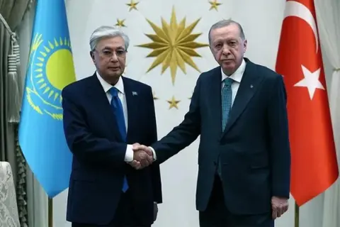 Erdoğan, Kazakistan Cumhurbaşkanı Tokayev ile görüştü