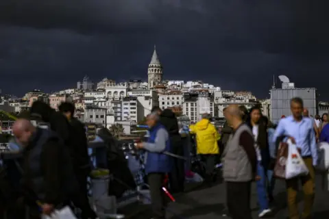 İstanbul'da 12 ilçede elektrik kesintisi! Gece başlıyor, 8 saat sürecek