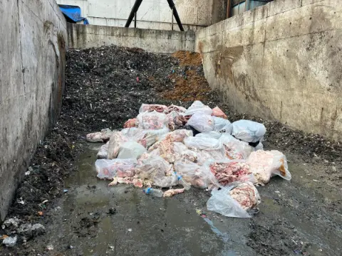Bir ilimiz bu skandalı konuşuyor! Domuz etiyle yapılan sucuklar böyle imha edildi