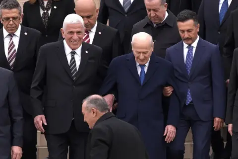 Dervişoğlu’ndan Bahçeli ile kol kola yürümesine yönelik eleştirilere yanıt