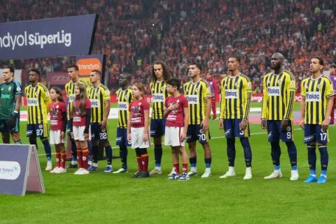 Fenerbahçe-Göztepe Randevusu: Dirk Kuyt İlk Sınavında