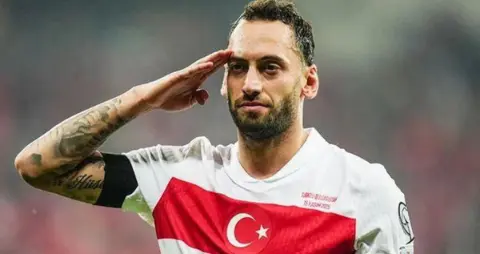 A Milli Takım’da deprem iddiası! Hakan Çalhanoğlu, Sergen Yalçın yüzünden bırakıyor