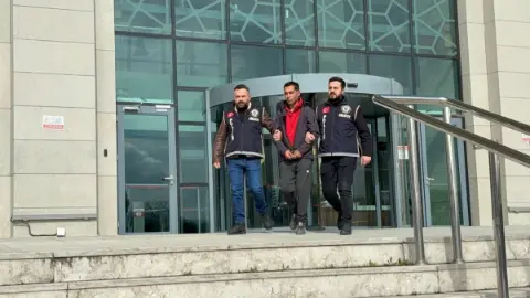 Babasını ekmek bıçağıyla öldüren cinayet zanlısı tutuklandı