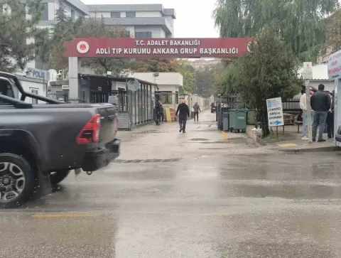 Ankara Mamak'ta baba, kızı ve erkek arkadaşını öldürüp teslim oldu