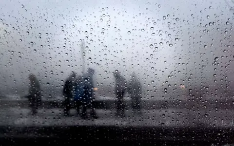 Meteoroloji birçok ilde sağanak, kuzey ve doğuda 2-4 derece yüksek sıcaklık bekliyor