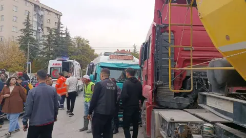 Konya’da 10 kişinin yaralandığı dolmuş kazasının görüntüleri ortaya çıktı