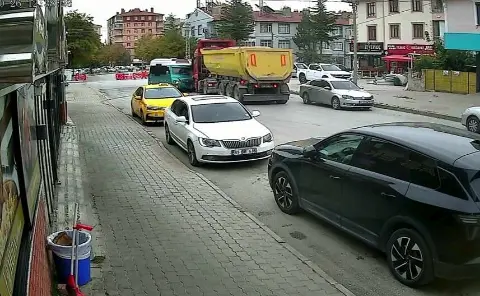 Konya’da 10 kişinin yaralandığı dolmuş kazasının görüntüleri ortaya çıktı