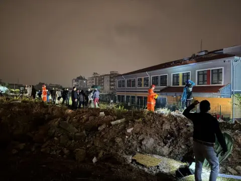 Hortum işçi konteynerlerini parçaladı! 4 ölü, 1 yaralı var