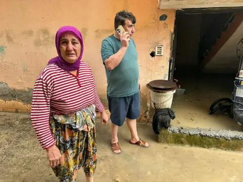 Bir ilimizde sel manzaraları! Yollar göle döndü, ev ve iş yerlerini su bastı