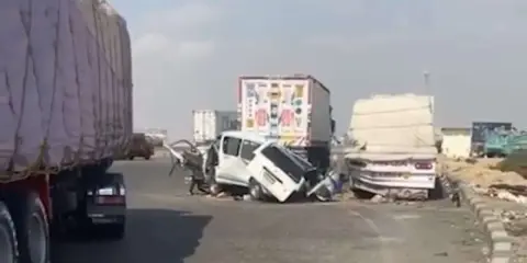 Minibüs ile tır çarpıştı: Çok sayıda ölü ve yaralı var