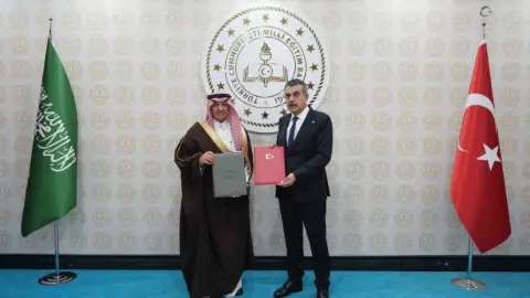 Bakan Tekin, Suudi Arabistan Eğitim Bakanı El-Benyan’la görüştü