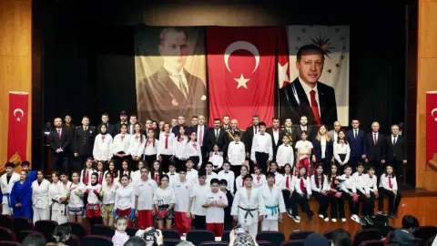İstanbul’da Cumhuriyet’in 103. Yılı Büyük Bir Coşkuyla Kutlandı