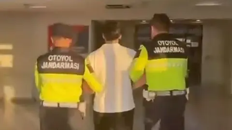 Kuzey Marmara Otoyolu'nda 232 km hızla makas atan sürücüye 145 bin lira ceza kesildi