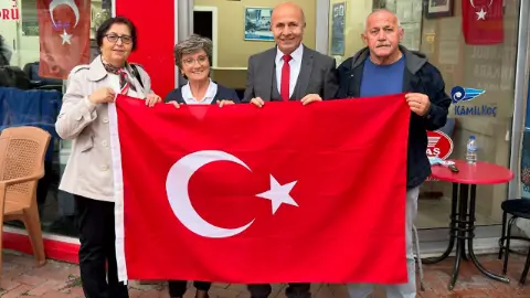 Amasra’da Türk bayraklı kutlama