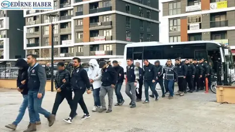 Edirne’de yasa dışı bahis operasyonunda yakalanan 8 zanlı tutuklandı