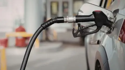 Akaryakıta peş peşe zam beklentisi