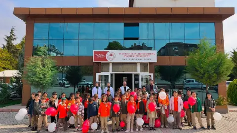 Elazığ’da öğrenciler balıkları yakından tanıdı