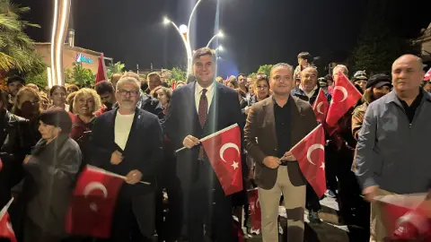 Fethiye’de binlerce yürek ‘Cumhuriyet’ için yürüdü